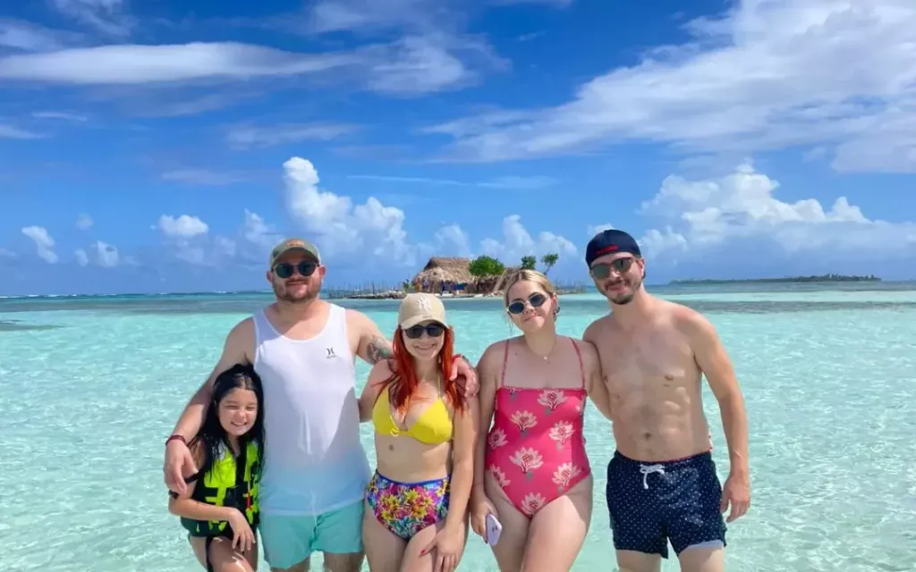Guía completa de precios para viajar a San Blas Panamá: Day tours desde $112 y cabañas frente al mar.